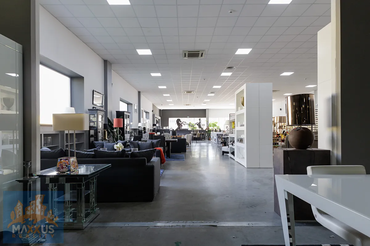 Pronájem obchodního prostoru 518 m²